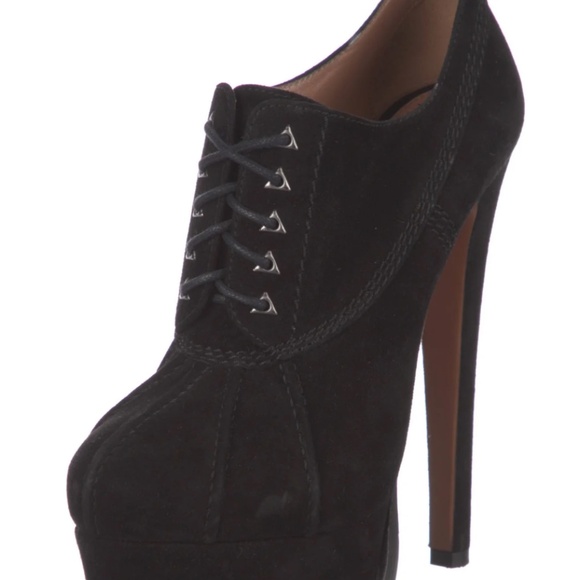 Alaïa Suede Lace-Up Boots - Picture 4 of 5